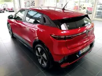 Używany Renault Megane E-Tech Evolution 160 kW (218 KM) 2023 Czerwony Sedan/Limuzyna