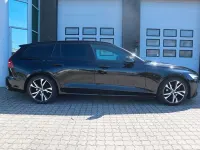 Gebraucht Volvo V60 R-Design 190 PS (139 kW) 2019 Schwarz Kombi
