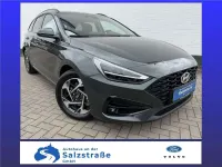 Neu Hyundai i30 150 PS (110 kW) 2026 Cypress green Kombi