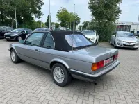 Gebraucht BMW 318 103 PS (75 kW) 1987 Silber Cabrio