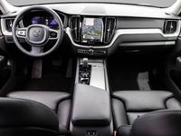 Gebraucht Volvo XC60 Plus 197 PS (144 kW) 2024 Grau SUV