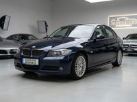 Gebraucht BMW 325 Sport Line 218 PS (160 kW) 2005 Blau Limousine