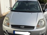 Gebraucht Ford Fiesta 80 PS (58 kW) 2008 Silber Kleinwagen