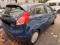 Gebraucht Ford Fiesta 95 PS (69 kW) 2015 Blau Kleinwagen