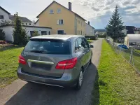 Gebraucht Mercedes B180 122 PS (89 kW) 2012 Grau Kleinwagen