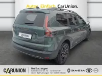 Neu Dacia Jogger Extreme 158 PS (116 kW) 2025 Zedergrün Van / Kleinbus