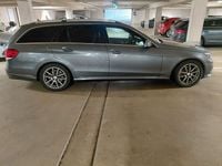 Gebraucht Mercedes E220 Edition 136 PS (100 kW) 2016 Grau Kombi