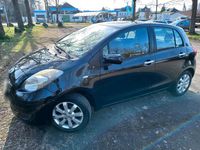 Gebraucht Toyota Yaris 69 PS (50 kW) 2011 Schwarz Kleinwagen