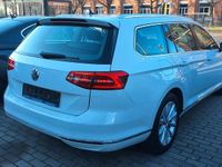Gebraucht VW Passat Highline 150 PS (110 kW) 2018 Weiß Kombi