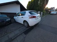 Gebraucht Peugeot 308 Access 125 PS (91 kW) 2014 Weiß Limousine
