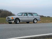Gebraucht Mercedes E280 185 PS (136 kW) 1983 Silber Kombi