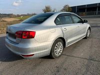 Gebraucht VW Jetta 105 PS (77 kW) 2011 Silber Limousine
