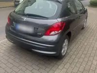 Gebraucht Peugeot 207 75 PS (55 kW) 2012 Grau Kleinwagen