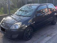 Gebraucht Ford Fiesta Ambiente 69 PS (50 kW) 2008 Schwarz Kleinwagen