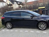 Gebraucht Ford Focus Titanium 125 PS (91 kW) 2016 Schwarz Kombi