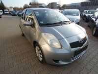 Gebraucht Toyota Yaris Sol 69 PS (50 kW) 2006 Silber Limousine