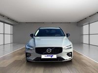 Gebraucht Volvo V60 Plus 197 PS (144 kW) 2025 Vapour grey / metallic Kombi