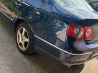 Gebraucht VW Passat Highline 150 PS (110 kW) 2006 Blau Limousine