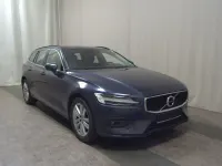 Gebraucht Volvo V60 Momentum 197 PS (144 kW) 2021 Blau Kombi