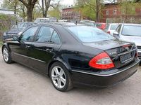 Second-hand Mercedes E200 163 CP (119 kW) 2008 Negru Berlinǎ