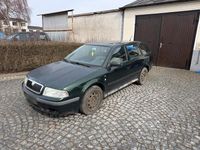Gebraucht Skoda Octavia Ambiente 116 PS (85 kW) 2002 Grün Kombi