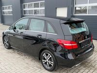 Gebraucht Mercedes B180 122 PS (89 kW) 2016 Schwarz Van / Kleinbus