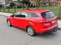 Gebraucht Ford Focus Titanium 120 PS (88 kW) 2018 Rot Kombi