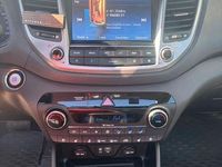 Gebraucht Hyundai Tucson Advantage 177 PS (130 kW) 2016 Weiß SUV