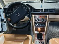 Gebraucht Mercedes E260 160 PS (117 kW) 1987 Weiß Limousine