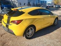 Gebraucht Opel Astra GTC Edition 140 PS (102 kW) 2012 Gelb Limousine