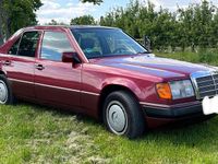 Gebraucht Mercedes 200 118 PS (86 kW) 1991 Rot Limousine