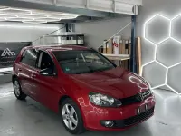 Gebraucht VW Golf VI 105 PS (77 kW) 2010 Rot Kleinwagen