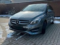 Gebraucht Mercedes B180 122 PS (89 kW) 2015 Grau Van / Kleinbus
