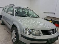 Usata VW Passat 101 CV (74 kW) 2000 Grigio Berlina