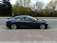 Second-hand Tesla Model S 309 kW (421 CP) 2015 Gri Hatchback