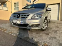 Gebraucht Mercedes B180 109 PS (80 kW) 2010 Silber Van / Kleinbus