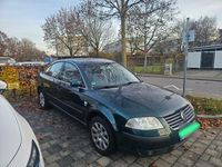 Gebraucht VW Passat 115 PS (84 kW) 2001 Grün Limousine