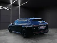 Gebraucht VW Passat Style 150 PS (110 kW) 2024 Grenadillschwarz metallic Limousine