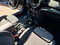 Gebraucht Mini Cooper 136 PS (100 kW) 2018 Weiß Kleinwagen