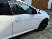 Gebraucht Ford Focus SYNC Edition 140 PS (102 kW) 2014 Weiß Limousine