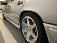 Gebraucht Mercedes E320 220 PS (161 kW) 1994 Silber Limousine