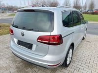 Gebraucht VW Sharan Highline 150 PS (110 kW) 2020 Reflexsilber Van / Kleinbus