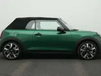 Gebraucht Mini Cooper Cabriolet Favoured 163 PS (119 kW) 2025 Grün Cabrio