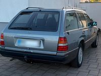 Second-hand Mercedes E250 90 CP (66 kW) 1992 Gri Break