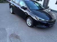 Gebraucht Opel Astra Edition 125 PS (91 kW) 2018 Schwarz Kombi