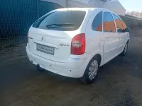 Gebraucht Citroën Xsara Picasso 110 PS (80 kW) 2009 Weiß Van / Kleinbus