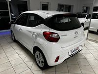 Gebraucht Hyundai i10 67 PS (49 kW) 2021 Weiß Kleinwagen