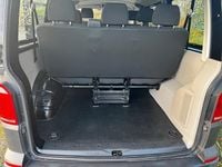 Second-hand VW Transporter 150 CP (110 kW) 2017 Negru Van