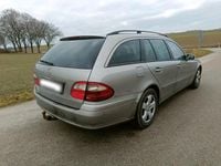 Gebraucht Mercedes E270 177 PS (130 kW) 2004 Grau Kombi