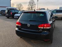 Gebraucht VW Golf VI 105 PS (77 kW) 2012 Schwarz Kleinwagen